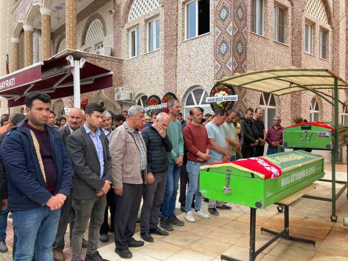 Hayalleri Yarım Kalan 4 Kişilik Aile 2 Farklı Şehirde Defnedilecek