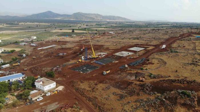 Hatay Hassa’da 4 Bin Deprem Konut İçin Kazmalar Vuruldu