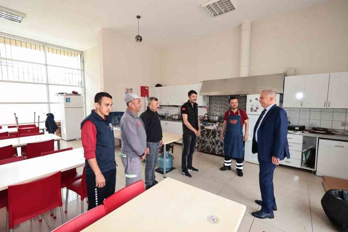 Başkan Zolan, Büyükşehir’in Yardım Meleklerini Yalnız Bırakmadı