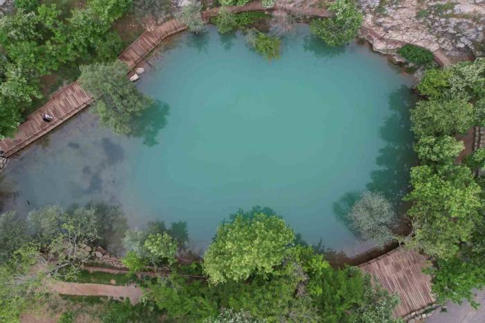 Deprem Sonrası Çamura Dönen Doğa Harikası Eski Görüntüsüne Kavuştu