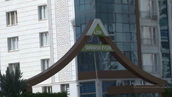 Uyuyan Eşini Yatakta Öldürüp İntihar Etti