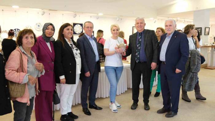 “dünden Bugüne Kaşiden Çiniye’’ Sergisi Büyükçekmece’de Açıldı
