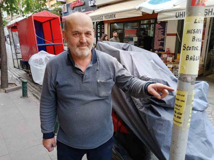 Etrafa Bilinçsizce Motosiklet Ve Scooter Bağlayan Vatandaşlara Esnaftan Esprili Uyarı