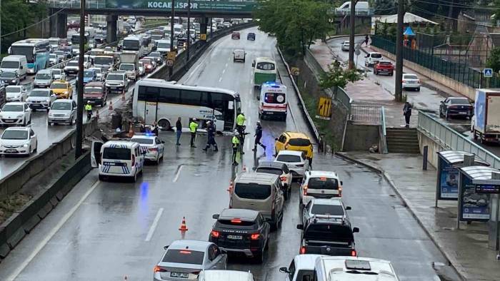 6 İşçi Yaralanmıştı, Midibüsün Kaza Anı Kamerada