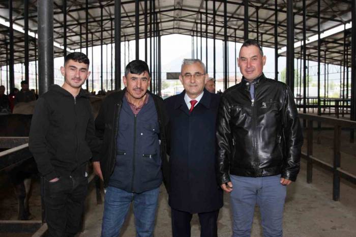 Kütahya’da Canlı Hayvan Pazaryeri Hazır Hale Getirildi