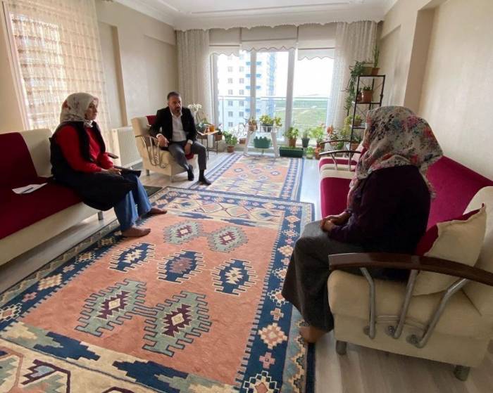 Pursaklar Belediye Başkanı Çetin Depremzedelerin Yanında
