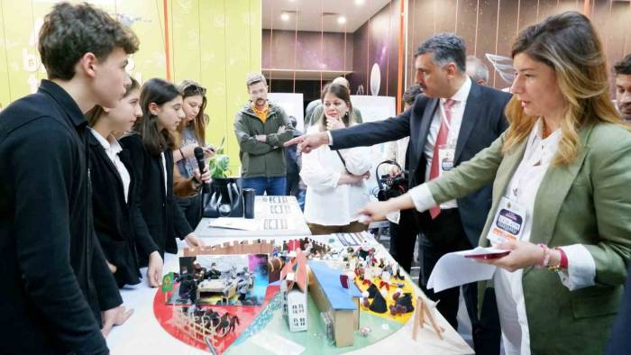 Öğrenciler Sıfır Atık İçin Yarıştı