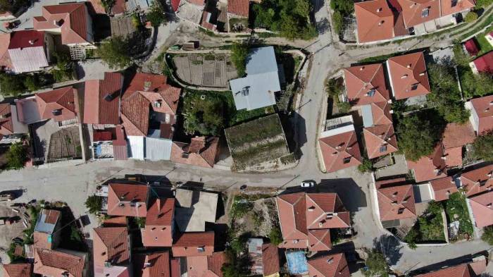 Havadan Bahçeyi Andıran 3 Asırlık Kilise Turizme Kazandırılmayı Bekliyor