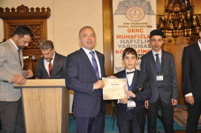 Hafızlık Bölgeyarışması’nda Birinci Tortum’dan