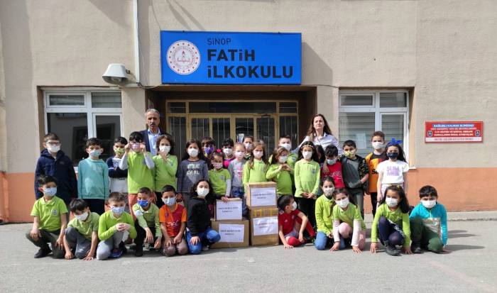 ’kitap Kumbaram’ Projesiyle Köy Okulları Kütüphaneye Kavuşuyor