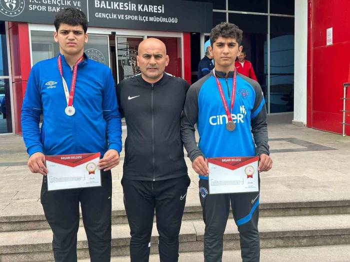 Aydınlı Güreşçiler Türkiye Şampiyonasından Başarıyla Döndü