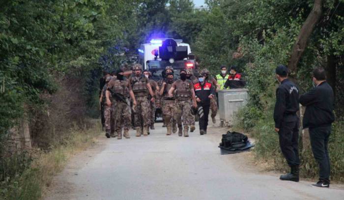 Babasını Öldürüp Annesini Rehin Almış, 9 Kişiyi De Yaralamıştı: Sanığa Rekor Ceza