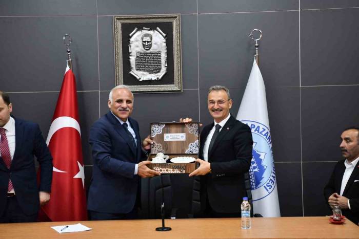 Başkan Zorluoğlu Şalpazarı’nı Arşınladı, Cumhurbaşkanı Erdoğan İçin Destek İstedi