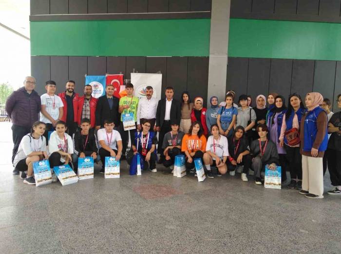 Gençlik Merkezi Üyeleri Oryantiring De Yarıştı