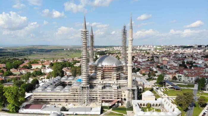 Edirne Selimiye Camii’nde Restorasyon Çalışmaları Sürüyor