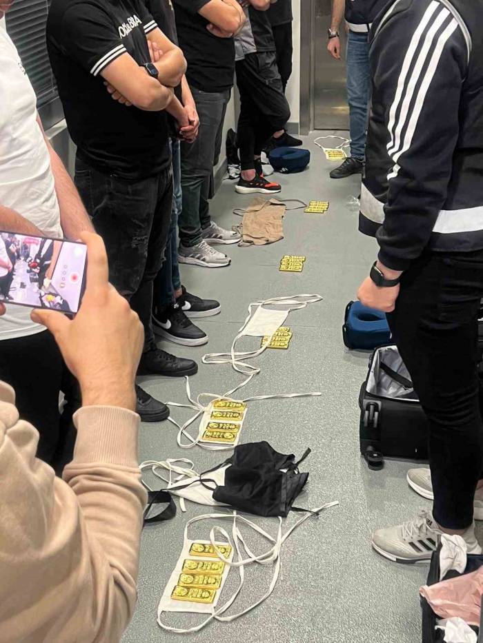 İstanbul Havalimanı’nda Külçe Altın Operasyonu: 35 Milyon Lira Değerinde 24 Kilo Altın Ele Geçirildi