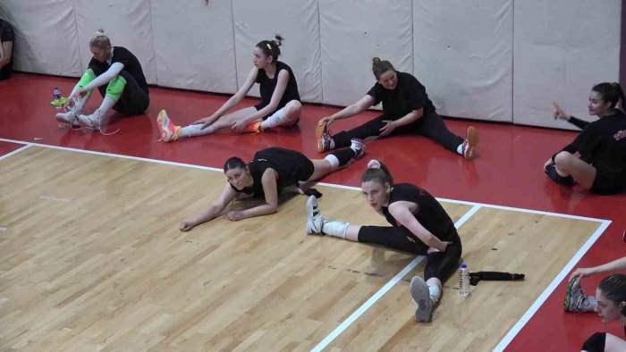 Milli Voleybolcular, Başarılarına Avrupa Şampiyonluğunu Da Eklemek İstiyor