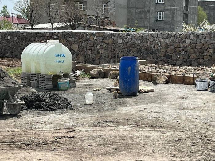 Kars’ta İnşaat Temelinden Top Mermisi Çıktı