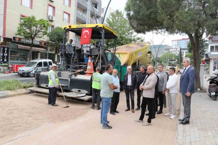 Soma’da Asfalt Çalışmaları Sürüyor