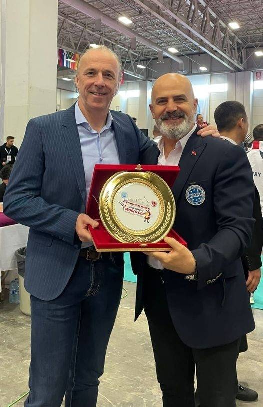 Necati Şimşek’e Uluslararası Ödül