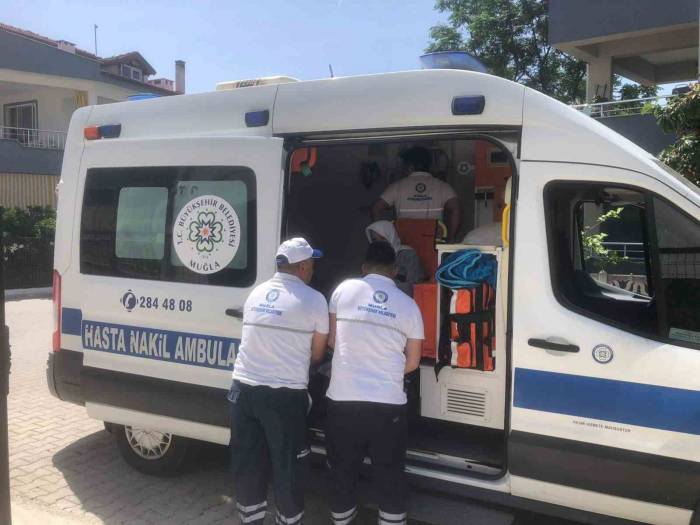 Büyükşehir Ekipleri Vatandaşları Sandığa Taşıyacak