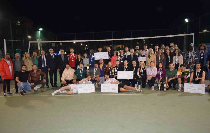 19 Mayıs Gençlik Kupası’nda Kazananlar Ödüllendirildi