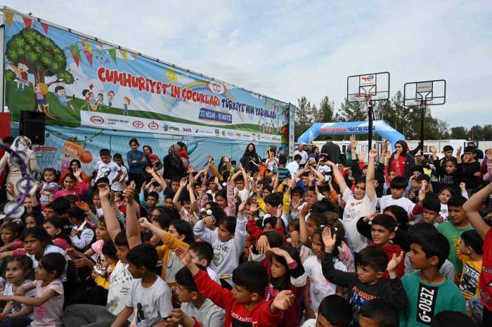 Oyak’ın Maden Metalürji Şirketlerinde Gelenekselleşen Çocuk Tiyatrosu Şenliği