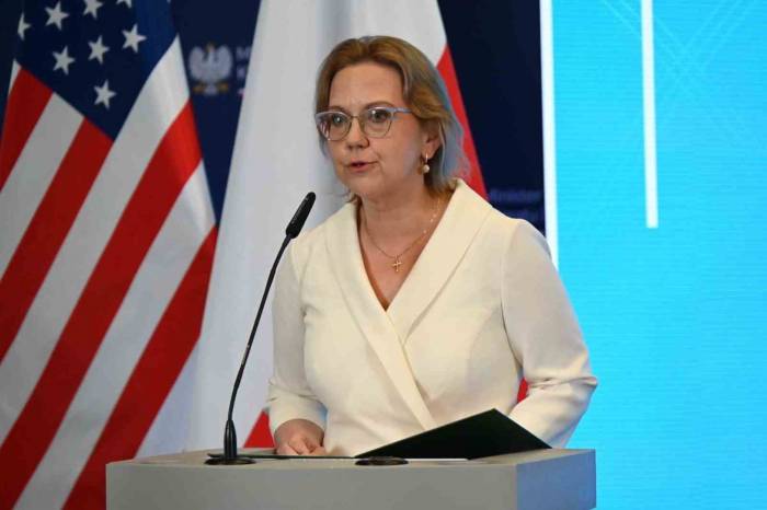 Polonya’nın İlk Nükleer Enerji Santrali İçin İmzalar Atıldı