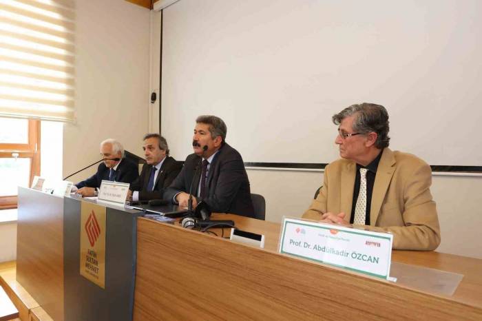 Necip Fazıl Kısakürek "necip Fazıl Ve Ayasofya” Paneliyle Anıldı