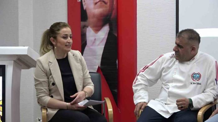 Siirt’te Gastronomi Panelinde Türk Mutfağı Ve Yöresel Yemekler Ele Alındı