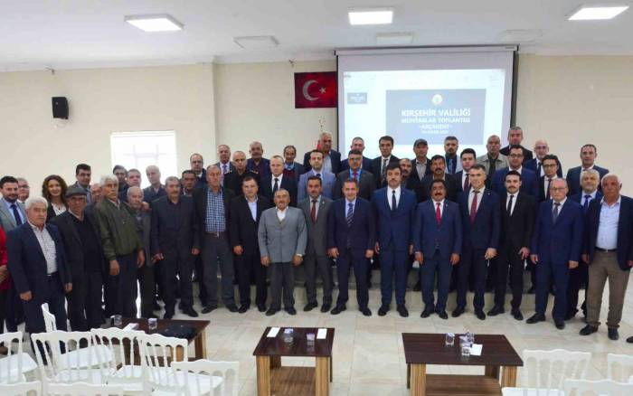 Vali Mete Buhara, Akçakent Ve Çiçekdağı’nda Muhtarları Dinledi