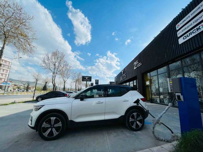 Van’da Elektrikli Arabalar İçin Hızlı Şarj İstasyonu Kuruldu