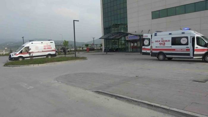 Yalova’da Gıda Zehirlenmesi Şüphesiyle Hastaneye Kaldırılan İşçi Sayısı 140’a Yükseldi