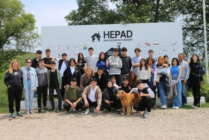 Yıldırım’lı Öğrencilerin Topladıkları Kapaklar Sokak Hayvanlarına Mama Oldu