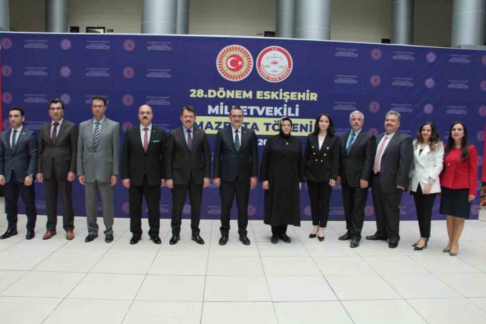 Ak Parti Eskişehir Milletvekilleri Mazbatalarını Aldı