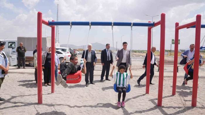 İslahiye’deki Osmangazi Evleri’nde Yüzler Gülüyor