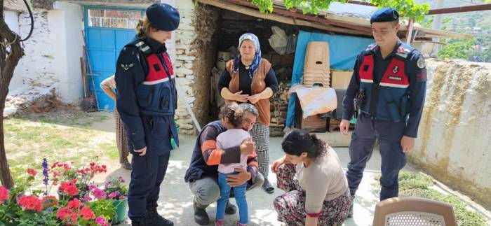 Aydın’da Jandarma Ekipleri Şehit Ailelerini Yalnız Bırakmıyor