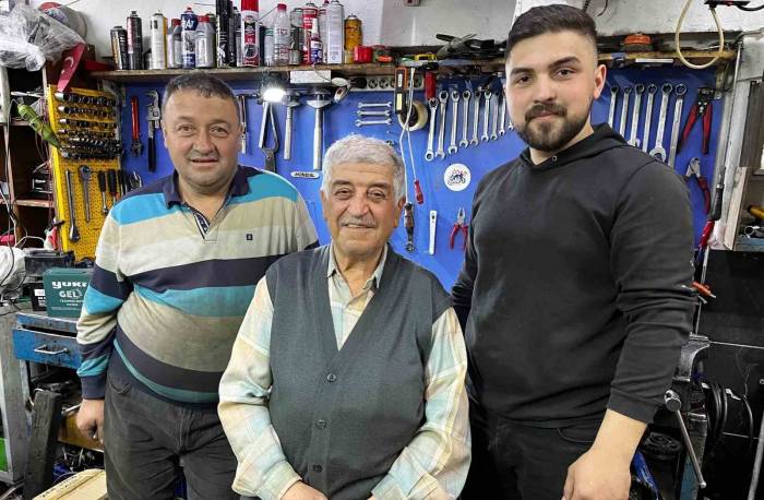 3 Kuşak Bir Arada Bu Mesleği Sürdürüyor