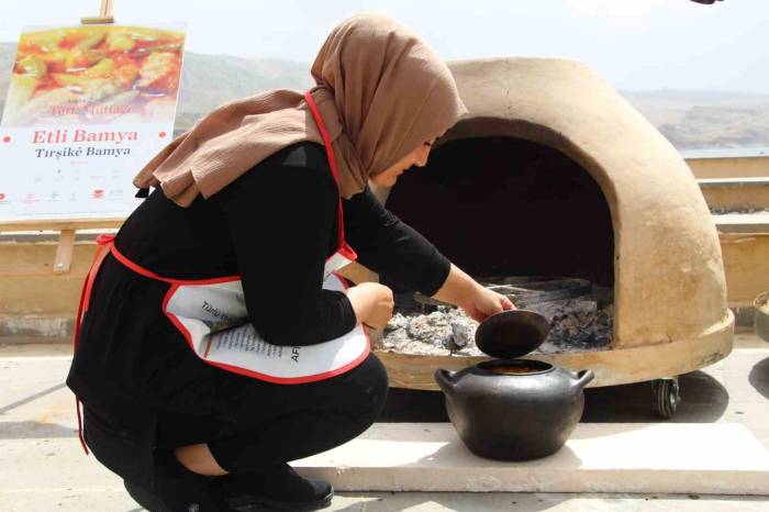 Tarihin Gölgesinde “türk Mutfağı” Etkinliği