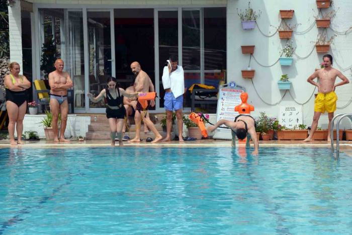 Fethiye’de 20 Cankurtarana Eğitim Verildi