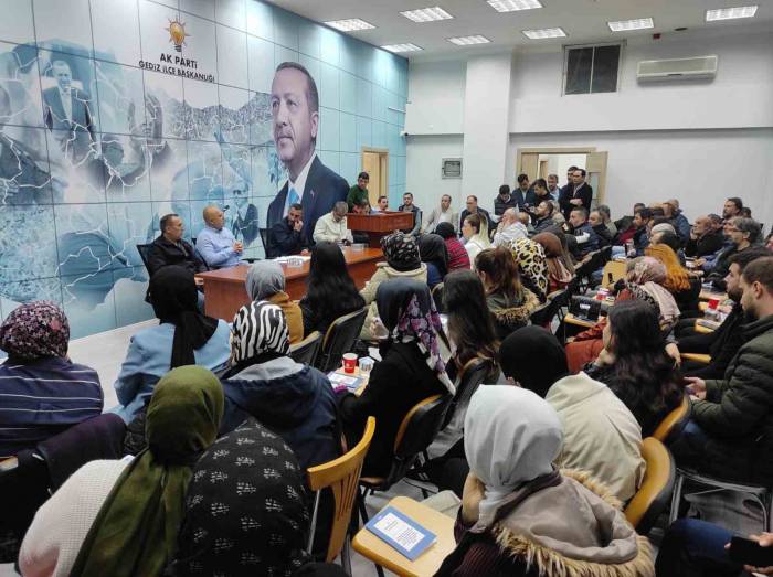 Gediz’de Sandık Görevlileri Bilgilendirildi