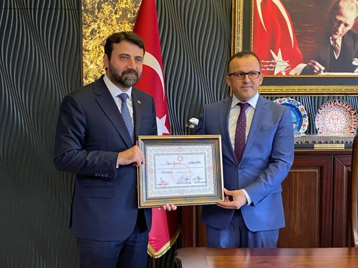 Ak Partili Şahin Ve Keskinkılıç Mazbatalarını Aldı