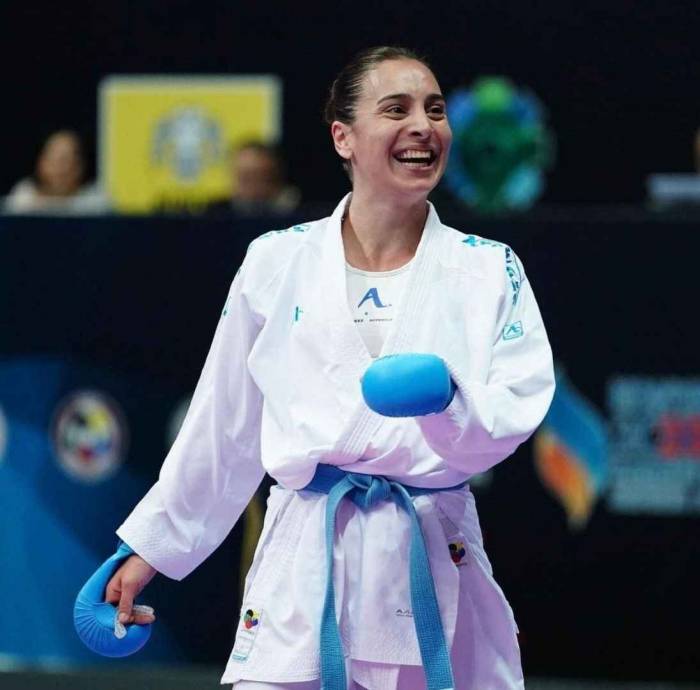 Kağıtsporlu Gülsen, Akdeniz Karate Şampiyonu Oldu