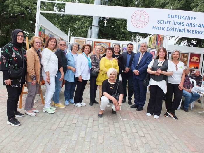 Burhaniye’de Minyatür Sergisi İlgi Gördü