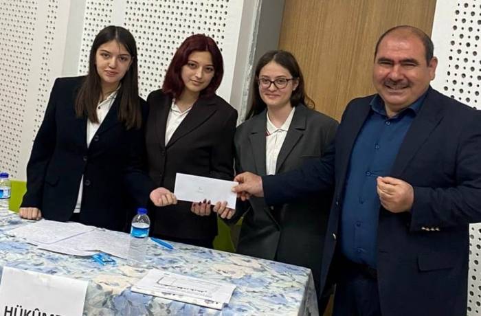 Kütahya Necip Fazıl Kısakürek Anadolu Lisesinde Münazara Turnuvası