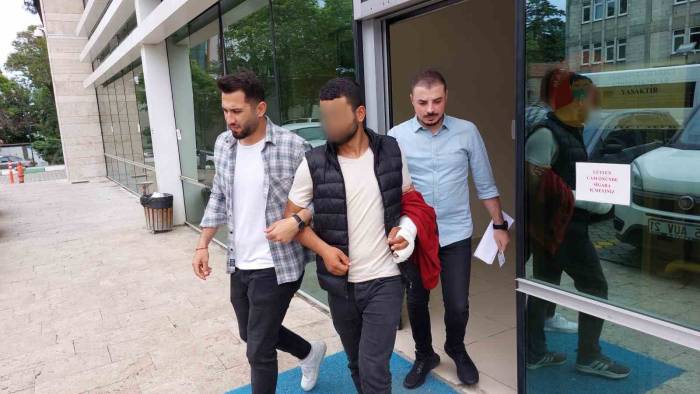Annesine Mesaj Atanı Tüfekle Ağır Yaraladı