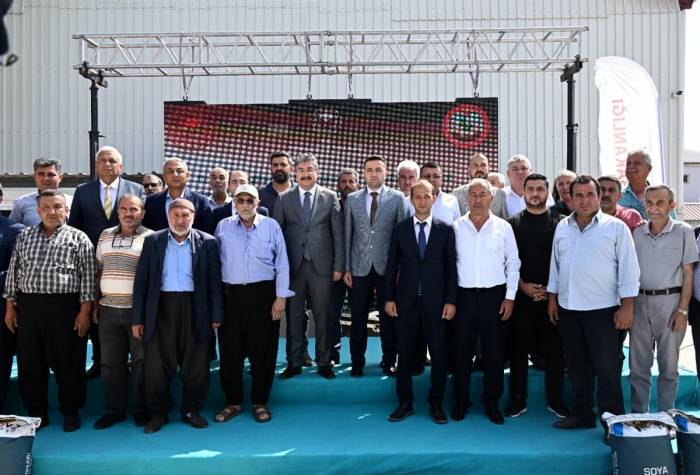 Osmaniye’de Üreticilere Yüzde 75 Hibe Destekli Soya Tohumu Dağıtıldı