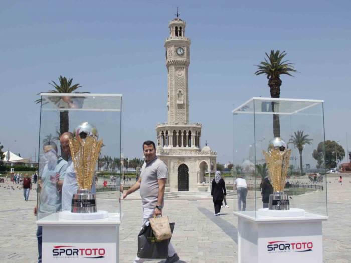 Süper Lig Ve 1. Lig Şampiyonluk Kupaları, İzmir’de Görücüye Çıktı