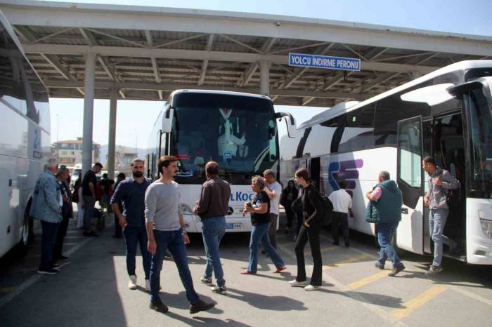 Hatay Otogarında Depremzedelerin Seçim Yoğunluğu