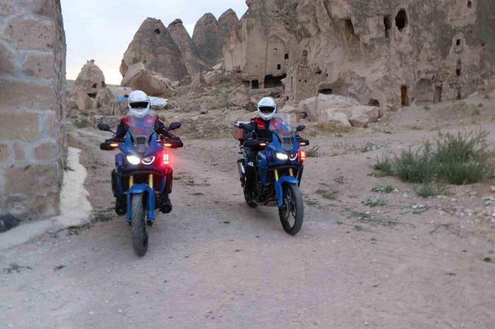 Motosikletli Jandarma Timleri Tarihi Mekanlarda Kuş Uçurtmuyor